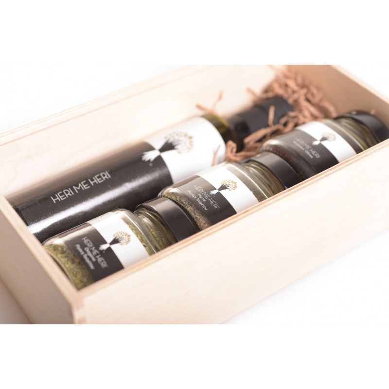 Gift package with olive oil - olives